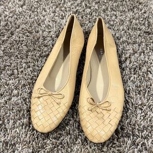 Bottega Veneta Cream Woven Flats